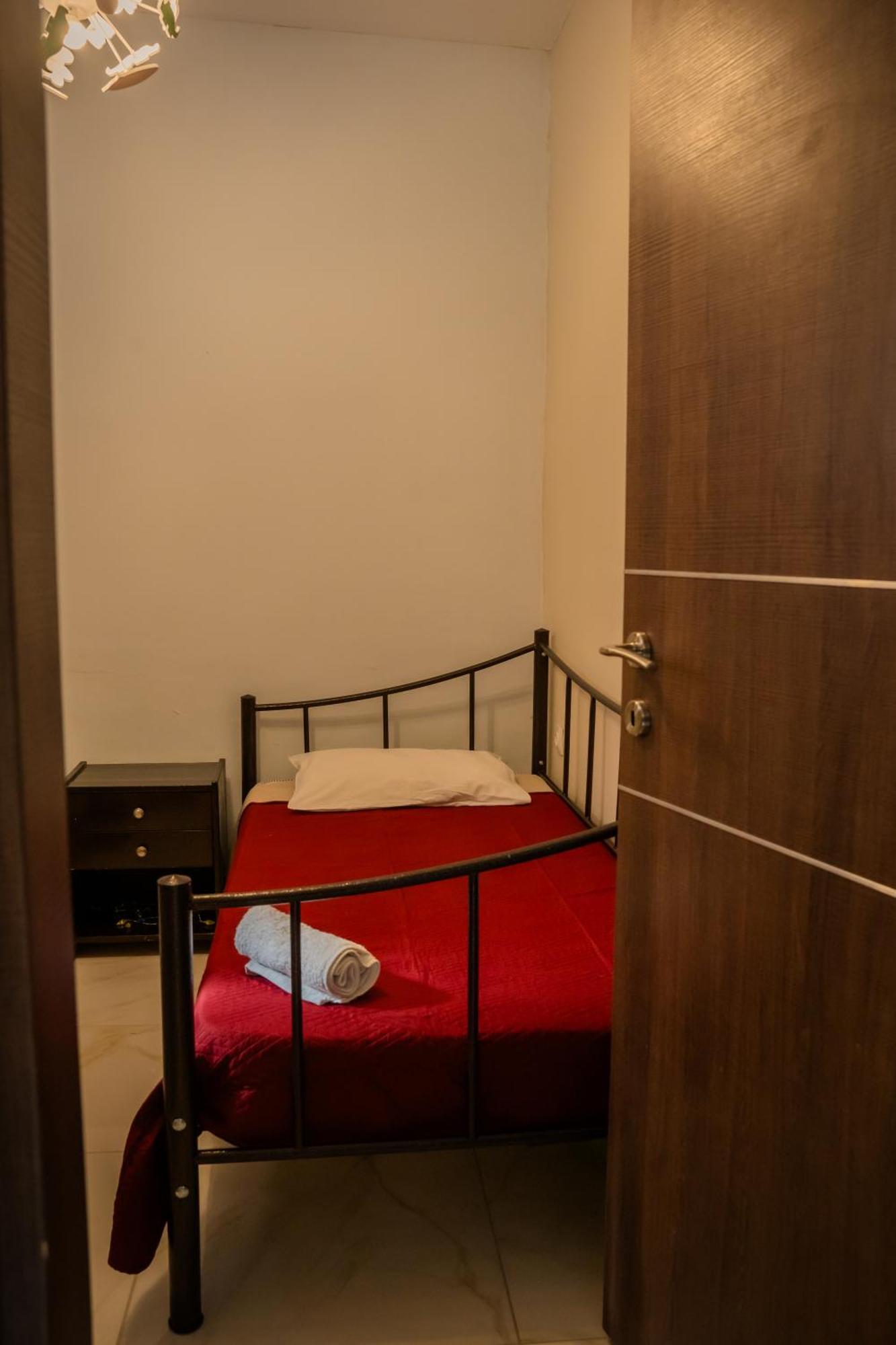 Oliana's Luxury House Mantouki