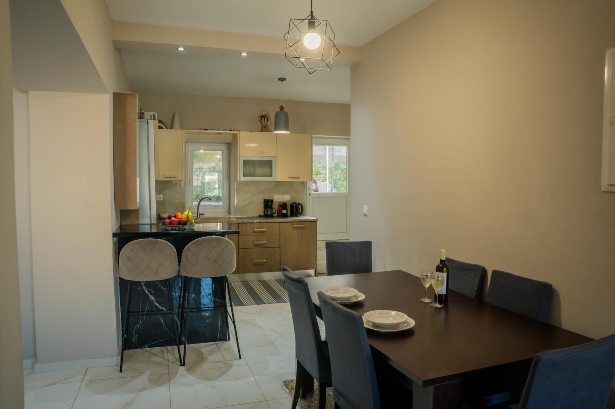 Oliana's Luxury House * Mantouki